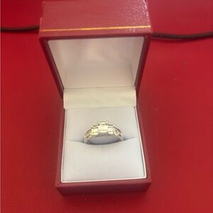 Elegant White Gold Ring with Gemstones